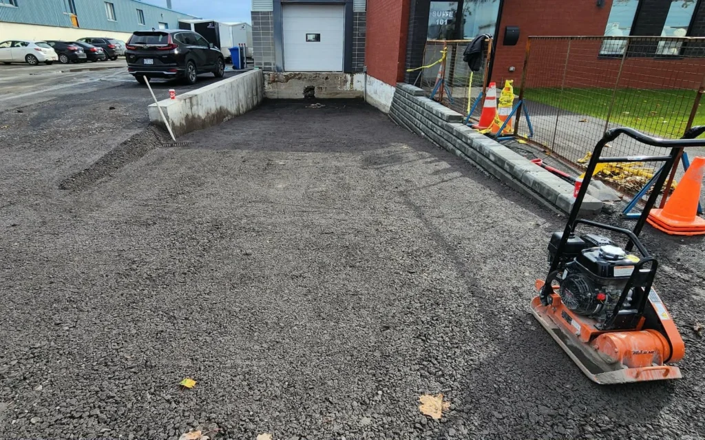 Quai de chargement pour fondation, béton et muret